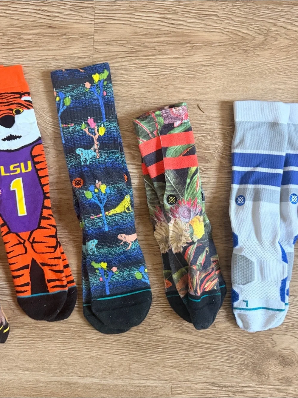 Stance graphic black